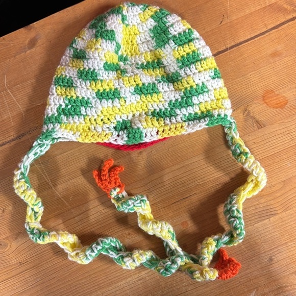 Children’s hand knit toque made in Alberta,NWOT - Picture 2 of 2